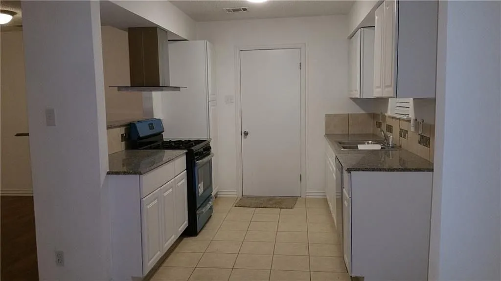 456 Condo Ave